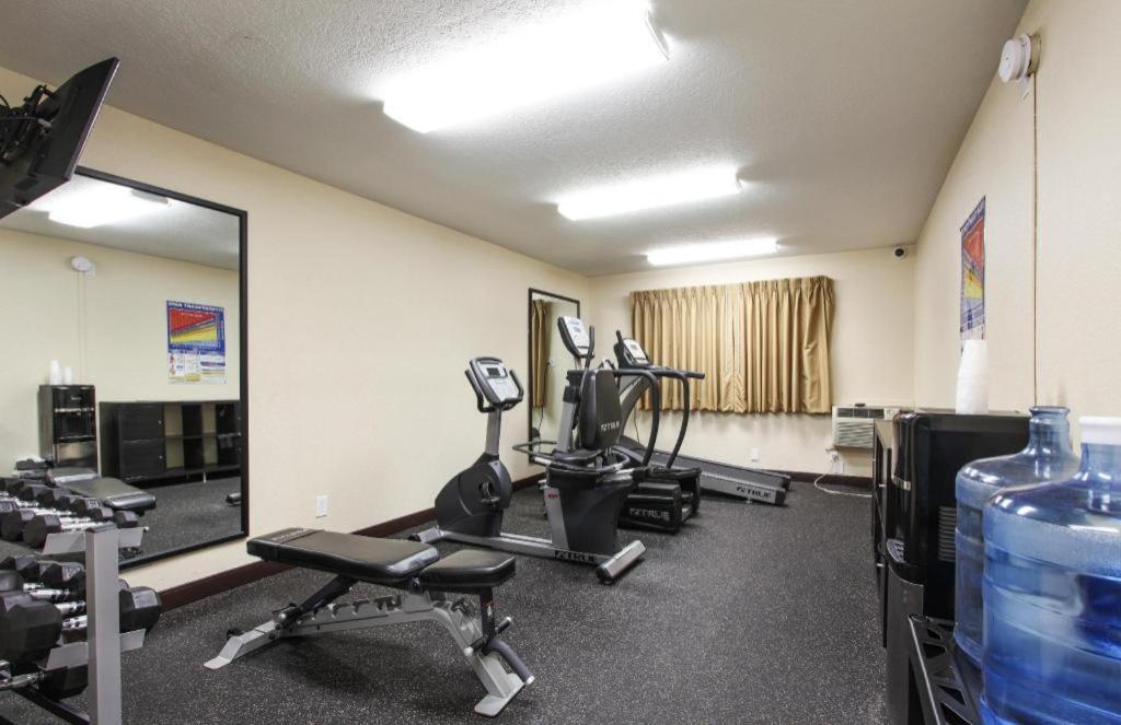 Evergreen Inn & Suites Portland (Adults Only) Eksteriør billede