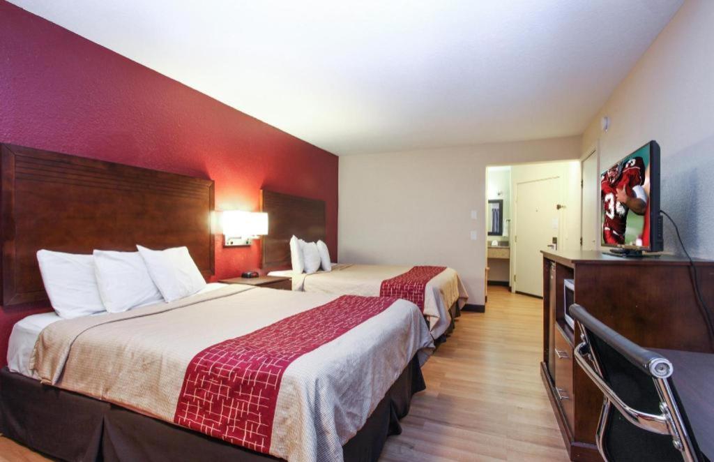 Evergreen Inn & Suites Portland (Adults Only) Eksteriør billede