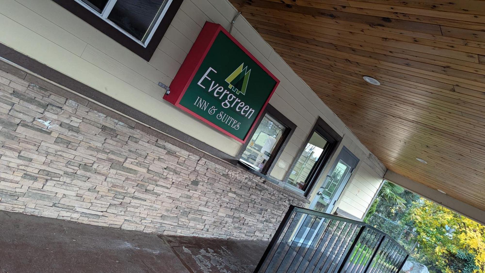 Evergreen Inn & Suites Portland (Adults Only) Eksteriør billede