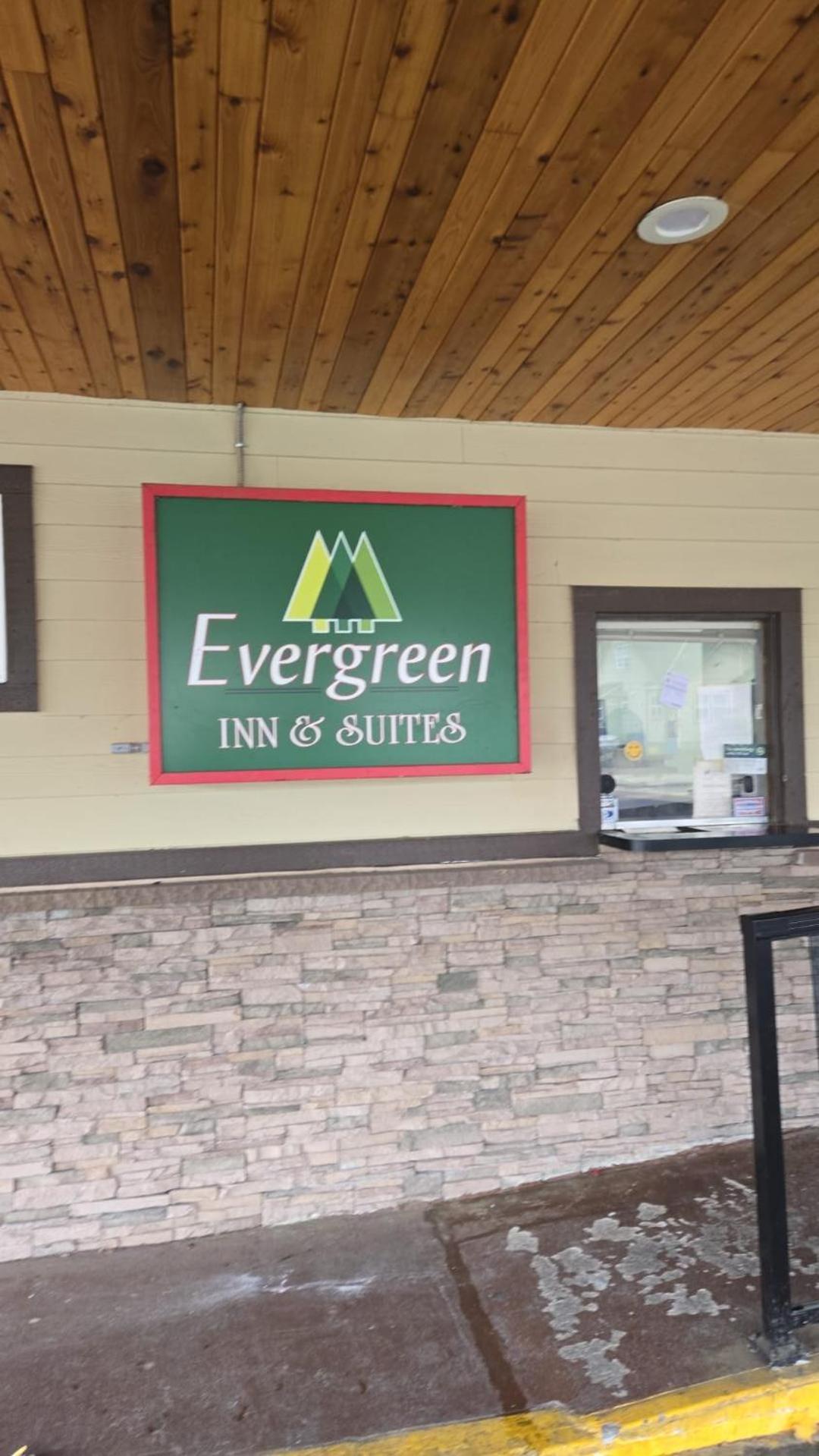 Evergreen Inn & Suites Portland (Adults Only) Eksteriør billede